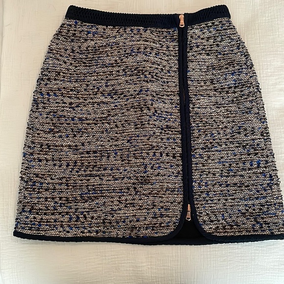 Adorable woven miniskirt from Jcrew. - Picture 1 of 3